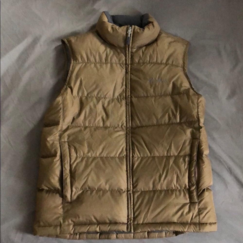 Eddie Bauer down vest in military green size Small